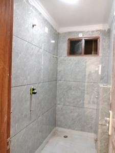 Common Bathroom One Image of 1150 Sq.ft 2 BHK Apartment / Flat for sale in Pochanpur Colony New Delhi for Rs. 6600000