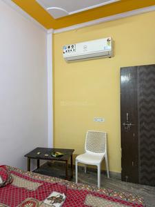 Bedroom Image of 350 Sq.ft 1 BHK Builder Floor for rent in Sector 6 Rohini New Delhi for Rs. 12000