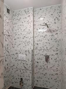 Common Bathroom Image of 850 Sq.ft 3 BHK Builder Floor for sale in Dwarka Mor New Delhi for Rs. 5000000