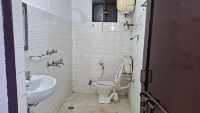 Bathroom Image of 1500 Sq.ft 3 BHK Apartment / Flat for sale in Sector 7 Dwarka New Delhi for Rs. 23000000