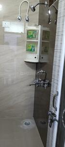 Bathroom Image of 850 Sq.ft 2 BHK Builder Floor for rent in Indira Nagar Lucknow for Rs. 8000