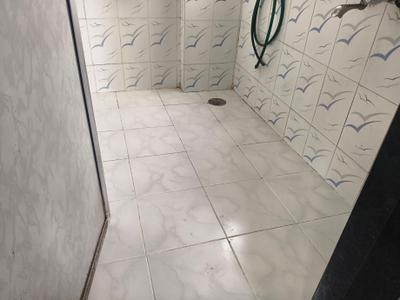Bathroom Image of 520 Sq.ft 1 BHK Apartment / Flat for rent in Borivali West Mumbai for Rs. 30000