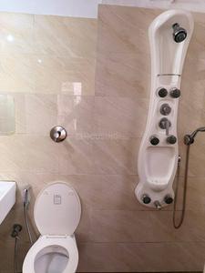 Bathroom Image of 720 Sq.ft 2 BHK Apartment / Flat for rent in Regalia Orane, Ghuma Ahmedabad for Rs. 22000