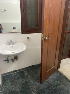 Bathroom Image of 1200 Sq.ft 2 BHK Apartment / Flat for rent in Zoo Tiniali Guwahati for Rs. 35000