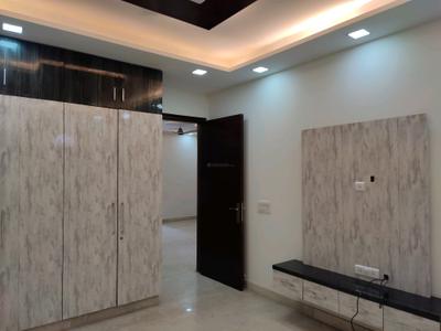 Bedroom Image of 1350 Sq.ft 3 BHK Builder Floor for rent in Pitampura New Delhi for Rs. 43000