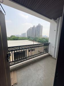 Balcony Image of 2000 Sq.ft 4 BHK Apartment / Flat for sale in Sector 104 Noida for Rs. 10000000