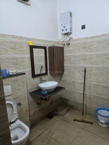 Bathroom Image of 4350 Sq.ft 7 BHK Independent House for sale in Sona Enclave, Modinagar Ghaziabad for Rs. 50000000