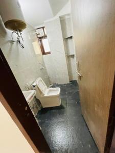 Bathroom Image of 850 Sq.ft 2 BHK Builder Floor for rent in Palam Vihar Extension Gurgaon for Rs. 23000