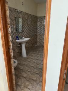 Bathroom Image of 500 Sq.ft 1 RK Builder Floor for rent in Roop Nagar Jammu for Rs. 10000