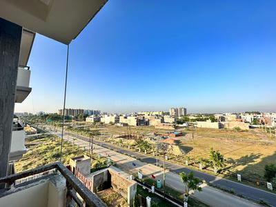 Balcony Image of 1800 Sq.ft 3 BHK Apartment / Flat for sale in Vrindavan Yojana Lucknow for Rs. 10800000