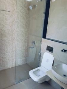 Bathroom Image of 1041 Sq.ft 3 BHK Apartment / Flat for rent in Mirchandani Shalimar Fortleza Phase 1, Hoshangabad Road Bhopal for Rs. 35000