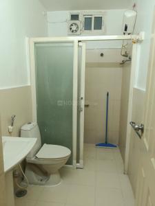 Bathroom Image of 1500 Sq.ft 3 BHK Apartment / Flat for rent in Banjara Hills Hyderabad for Rs. 30000