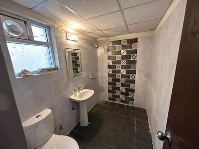 Bathroom Image of 1700 Sq.ft 3 BHK Apartment / Flat for rent in Paramount Emotions, Noida Extension Greater Noida for Rs. 27000