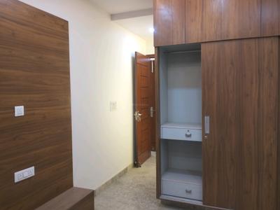Bedroom Image of 950 Sq.ft 3 BHK Builder Floor for sale in Shalimar Bagh New Delhi for Rs. 16200000