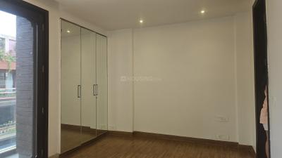 Bedroom Image of 1800 Sq.ft 3 BHK Apartment / Flat for rent in Green Park Extension New Delhi for Rs. 150000