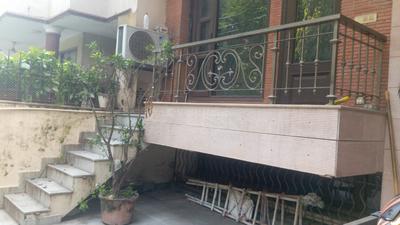 Balcony Image of 2100 Sq.ft 3 BHK Builder Floor for rent in Gulmohar Park New Delhi for Rs. 250000