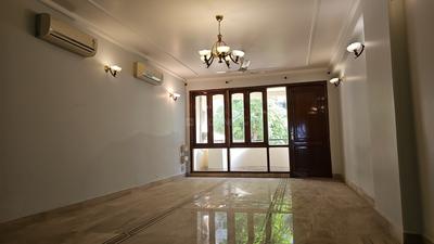 Living Room Image of 3300 Sq.ft 3 BHK Apartment / Flat for sale in DLF Phase 3 Gurgaon for Rs. 65000000