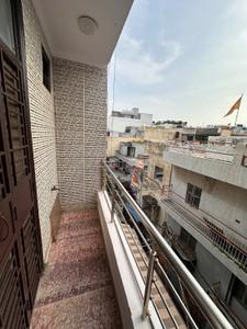 Balcony Image of 900 Sq.ft 2 BHK Builder Floor for rent in Janakpuri New Delhi for Rs. 28000