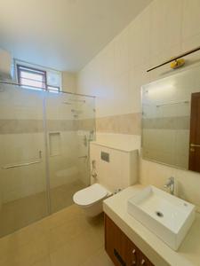 Bathroom Image of 3600 Sq.ft 4 BHK Apartment / Flat for rent in Alwarpet Chennai for Rs. 350000