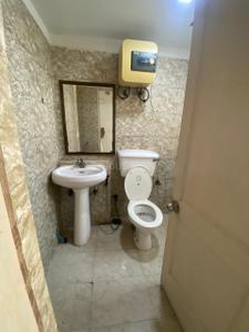 Bathroom Image of 1625 Sq.ft 3 BHK Apartment / Flat for sale in Paras Seasons, Sector 168 Noida for Rs. 13600000