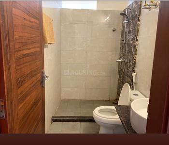 Bathroom Image of 1120 Sq.ft 2 BHK Apartment / Flat for rent in Taltala Kolkata for Rs. 42000