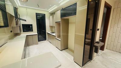 Image of 1800 Sq.ft 3 BHK Apartment / Flat for sale in Paschim Vihar, New Delhi for Rs. 41000000