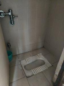 Common Bathroom Image of 680 Sq.ft 1 BHK Apartment / Flat for rent in Magarpatta Heliconia, Hadapsar Pune for Rs. 23000