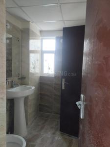 Bathroom Image of 1001 Sq.ft 2.5 BHK Apartment / Flat for rent in Amrapali Centurian Park, Noida Extension Greater Noida for Rs. 19000