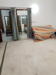 Bedroom Image of 1200 Sq.ft 2 BHK Builder Floor for rent in Swaraj Homes RWA Chittaranjan Park Block K, Chittaranjan Park New Delhi for Rs. 50000