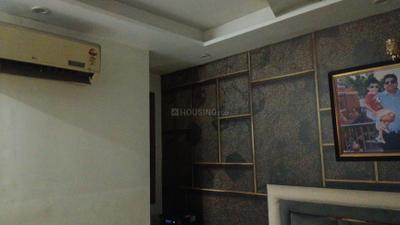 Bedroom Image of 1700 Sq.ft 5 BHK Builder Floor for sale in Madhu Vihar New Delhi for Rs. 16000000