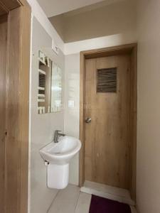 Bathroom Image of 960 Sq.ft 3 BHK Apartment / Flat for sale in Flora Ixora, Bopal Ahmedabad for Rs. 9000000