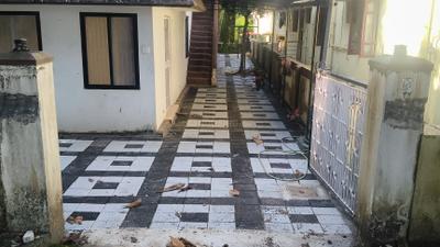 Parking Area Image of 2000 Sq.ft 3 BHK Independent House for rent in Bondel Mangalore for Rs. 25000