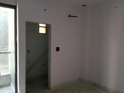 Bedroom Image of 700 Sq.ft 3 BHK Apartment / Flat for sale in Sector 4 Rohini New Delhi for Rs. 4200000