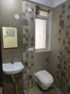 Bathroom Image of 1100 Sq.ft 2 BHK Apartment / Flat for rent in Nabar Opulence Towers, Shivaji Nagar Mumbai for Rs. 70000