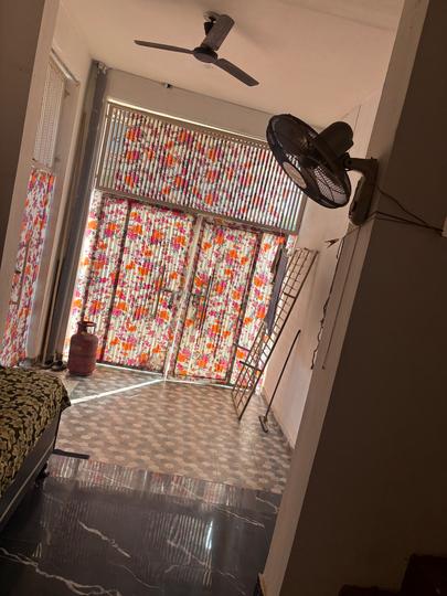 Sarfabad, Sector 73 Main Image 1