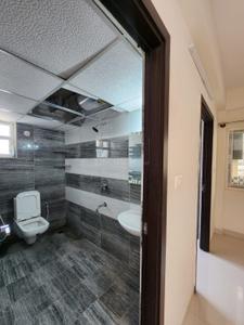 Bathroom Image of 900 Sq.ft 2 BHK Apartment / Flat for sale in Sai Purvi Symphony, Gunjur Bengaluru for Rs. 14500000