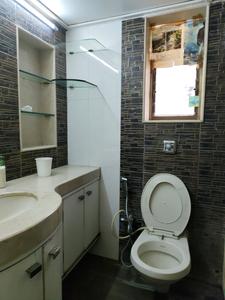 Common Bathroom One Image of 1900 Sq.ft 2 BHK Apartment / Flat for sale in Andheri East Mumbai for Rs. 30800000