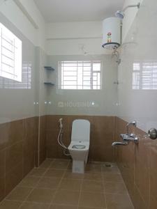 Bathroom Image of 950 Sq.ft 2 BHK Apartment / Flat for rent in Lingarajapuram Bengaluru for Rs. 27000