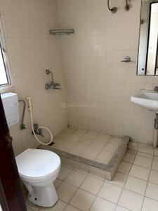 Bathroom Image of 1200 Sq.ft 3 BHK Apartment / Flat for sale in DLF Carlton Estate, Sector 53 Gurgaon for Rs. 32500000