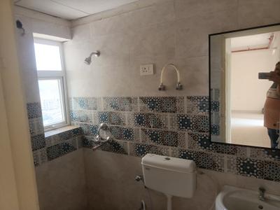 Image of 950 Sq.ft 3 BHK Apartment / Flat for sale in Signature Global Golf Green, Sector 79, Gurgaon for Rs. 7300000