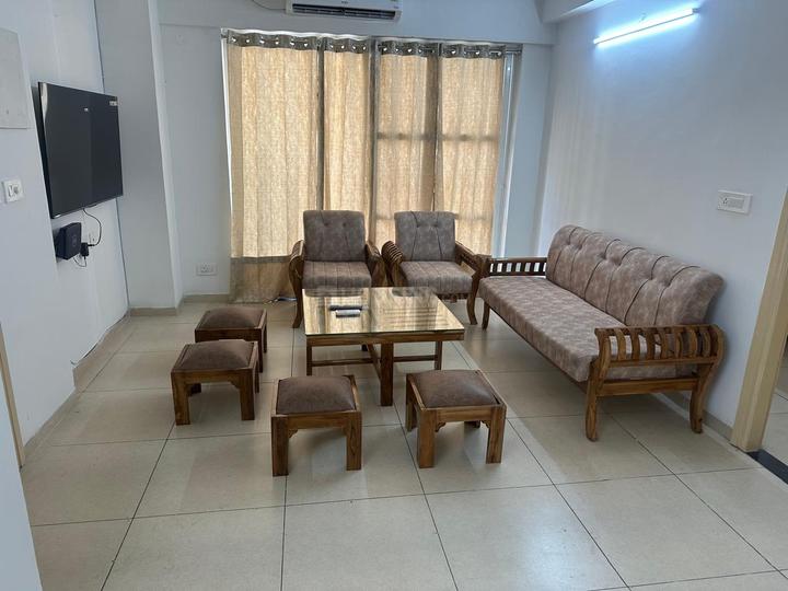 Mona Greens Main Image 1