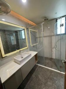Bathroom Image of 5000 Sq.ft 4 BHK Builder Floor for rent in Suncity Township, Sector 54 Gurgaon for Rs. 230000
