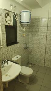 Bathroom Image of 1165 Sq.ft 2 BHK Apartment / Flat for rent in Ashiana Town, Thara Bhiwadi for Rs. 12000