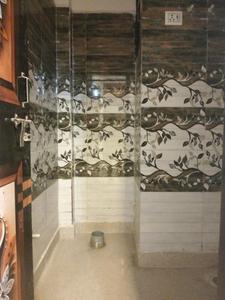 Common Bathroom Image of 675 Sq.ft 2 BHK Apartment / Flat for sale in DLF Ankur Vihar Ghaziabad for Rs. 2350000