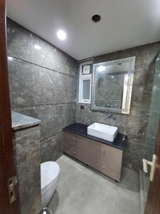Bathroom Image of 2755 Sq.ft 3 BHK Builder Floor for rent in DLF Phase 4 Gurgaon for Rs. 97000