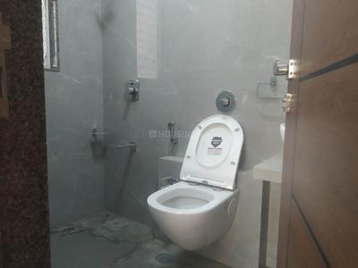 Bathroom Image of 1800 Sq.ft 4 BHK Apartment / Flat for sale in Fortune Avirahi Wing A, Borivali West Mumbai for Rs. 58000000