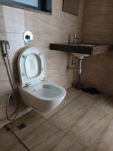 Common Bathroom Image of 810 Sq.ft 1.5 BHK Apartment / Flat for sale in Amanora Gold Towers, Hadapsar Pune for Rs. 8500000