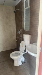 Bathroom Image of 650 Sq.ft 1 BHK Apartment / Flat for rent in Gagan Aviva, Kesnand Pune for Rs. 13000