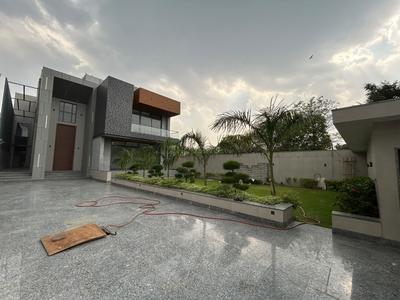 Image of 11250 Sq.ft 6 BHK Farm House for sale in DLF Farms, New Delhi for Rs. 200000000
