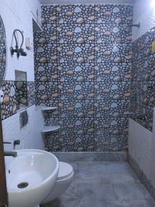 Common Bathroom Image of 950 Sq.ft 2 BHK Apartment / Flat for sale in Vikaspuri New Delhi for Rs. 15000000